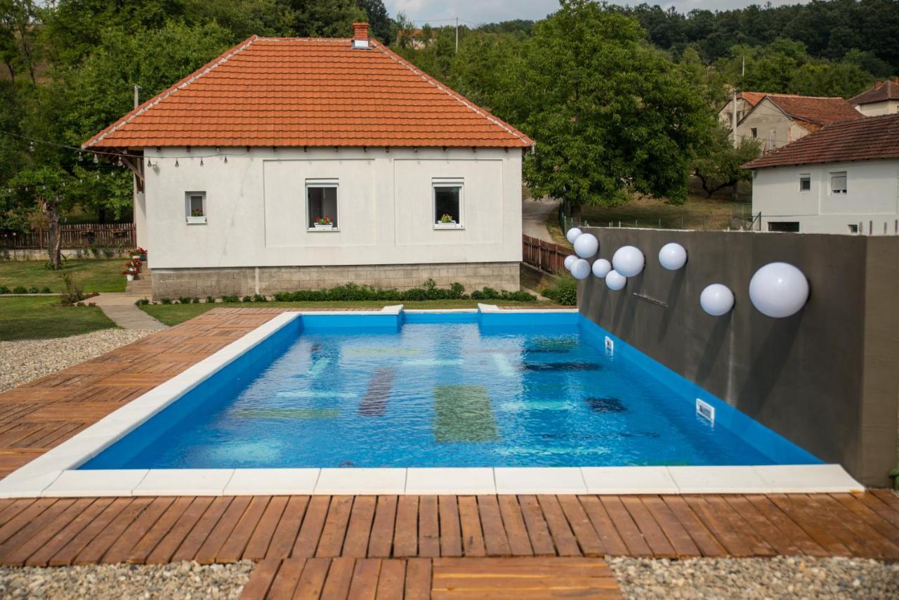 Skriveni Raj Guest House Gornji Milanovac Exterior foto