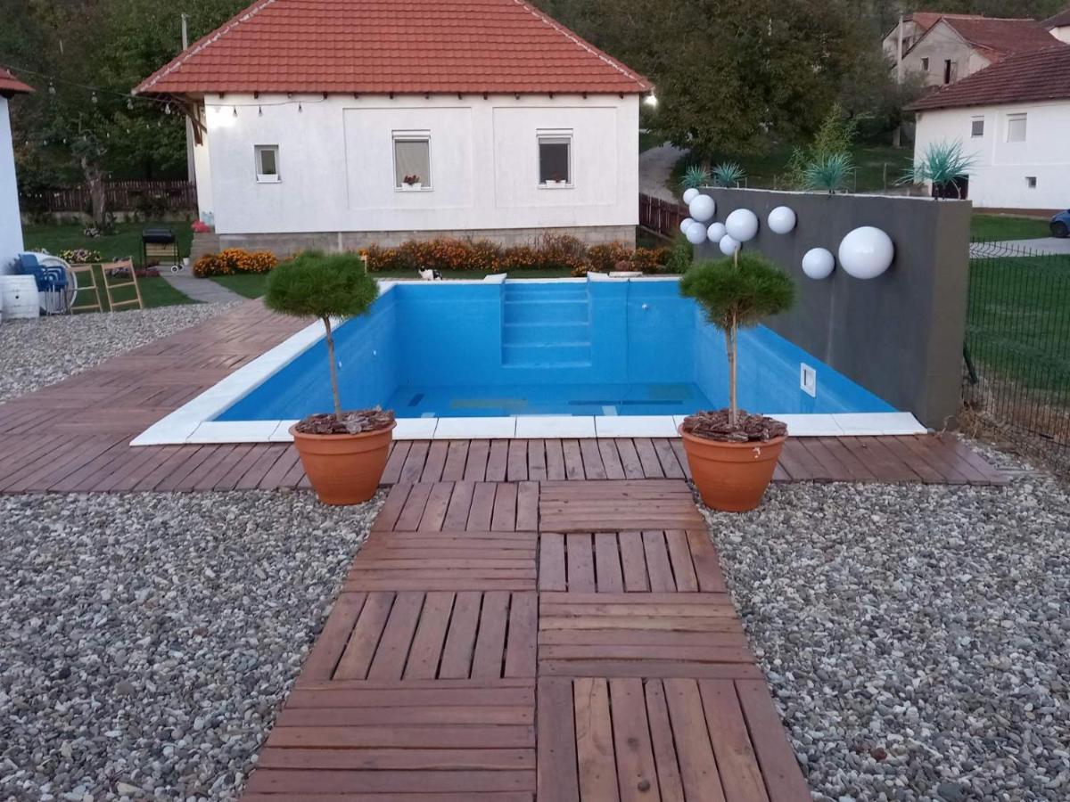 Skriveni Raj Guest House Gornji Milanovac Exterior foto